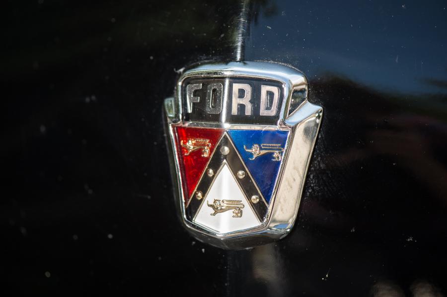  Ford Custom DeLuxe Convertible 1951 года  (фото 27 из 71)